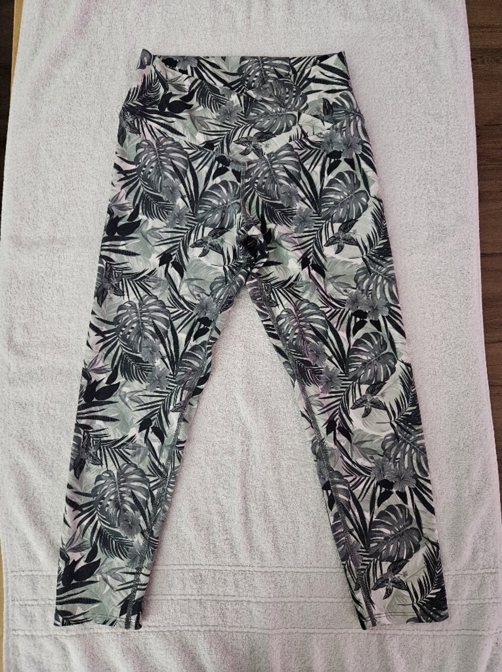 Evolution and Creation Tropical Palm Monstera Print Leggings M